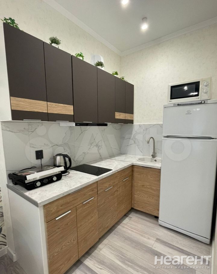 Продается 1-комнатная квартира, 37 м²