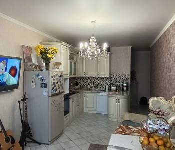 Продается 2-х комнатная квартира, 75 м²