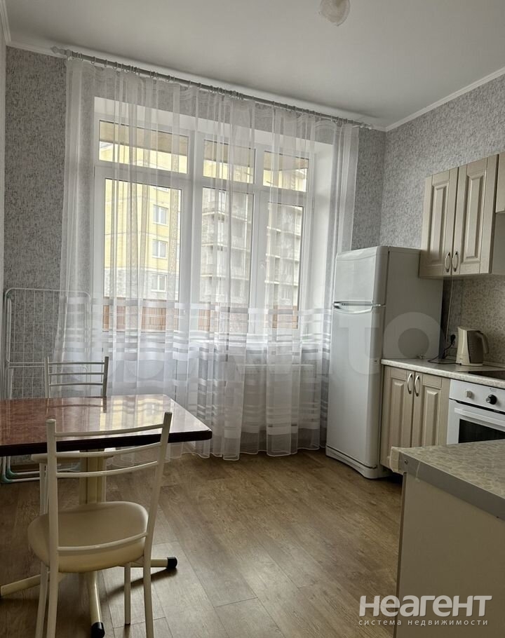 Сдается 1-комнатная квартира, 37 м²