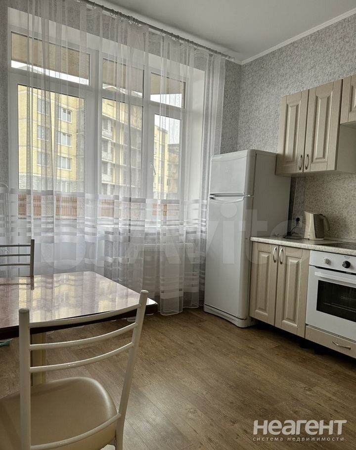 Сдается 1-комнатная квартира, 37 м²