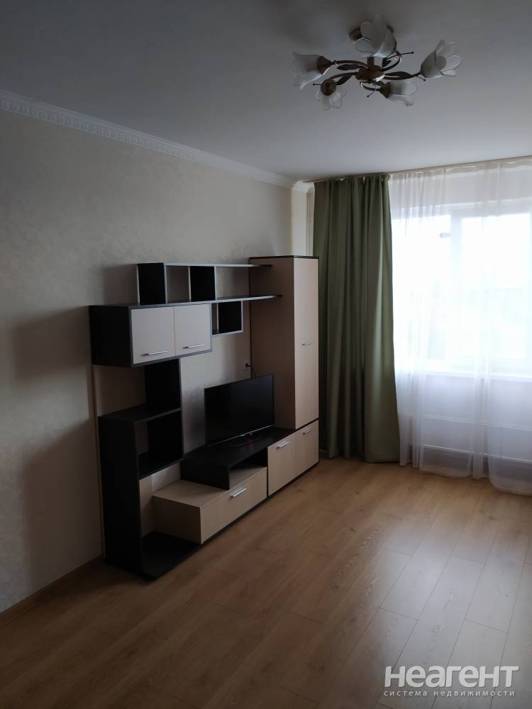 Сдается 1-комнатная квартира, 38 м²