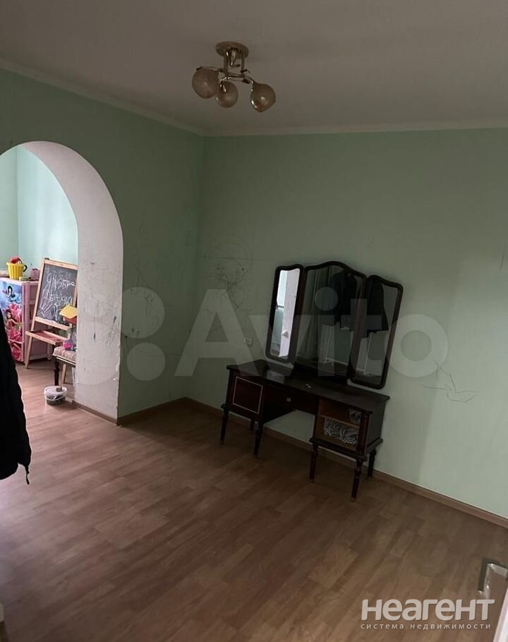 Продается Многокомнатная квартира, 80 м²