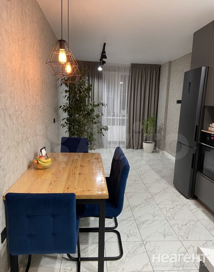 Продается 2-х комнатная квартира, 64 м²