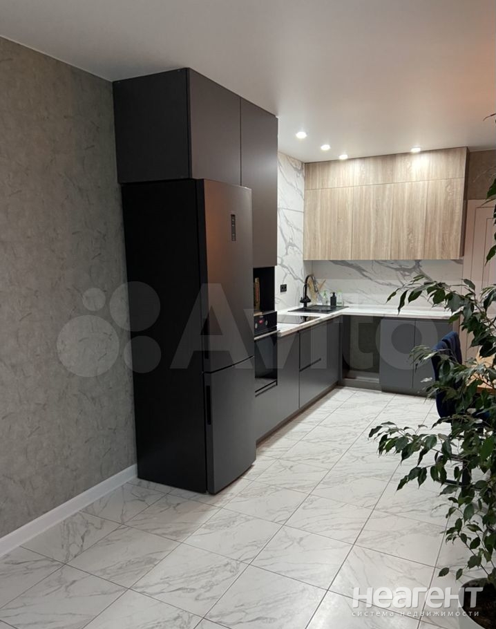 Продается 2-х комнатная квартира, 64 м²