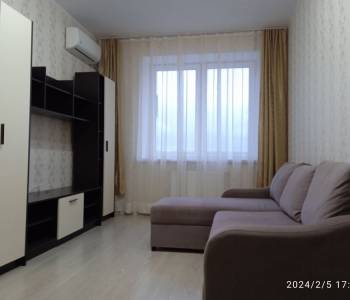 Сдается 1-комнатная квартира, 38 м²