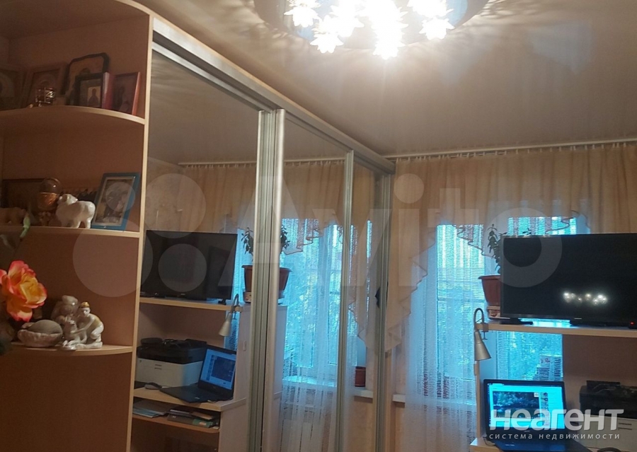 Продается 1-комнатная квартира, 45 м²