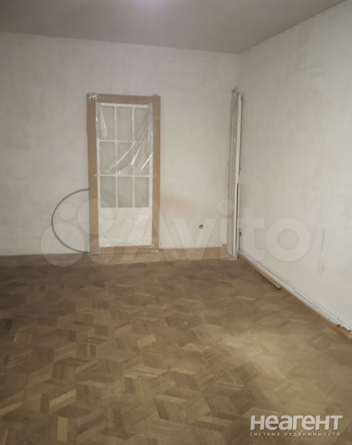 Продается 2-х комнатная квартира, 77 м²