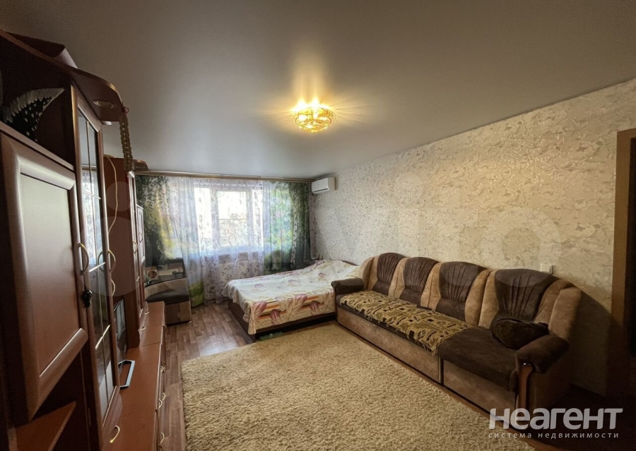 Продается 1-комнатная квартира, 48 м²