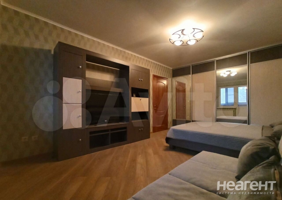 Продается 1-комнатная квартира, 49 м²