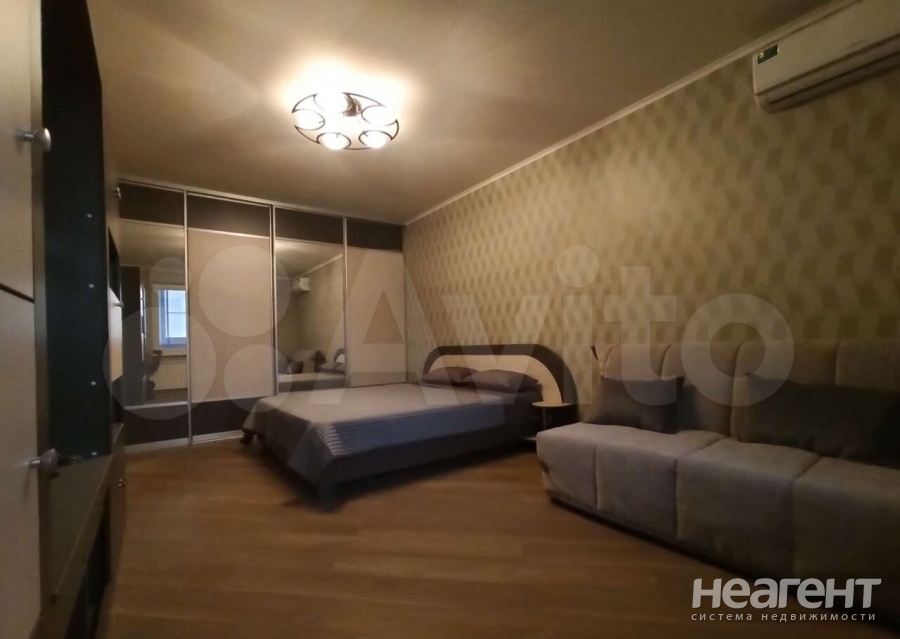 Продается 1-комнатная квартира, 49 м²