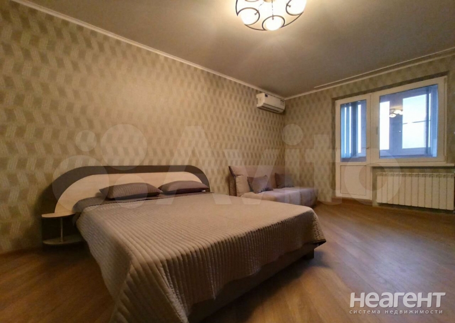 Продается 1-комнатная квартира, 49 м²