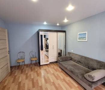 Сдается 1-комнатная квартира, 42 м²