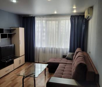 Сдается 1-комнатная квартира, 42 м²
