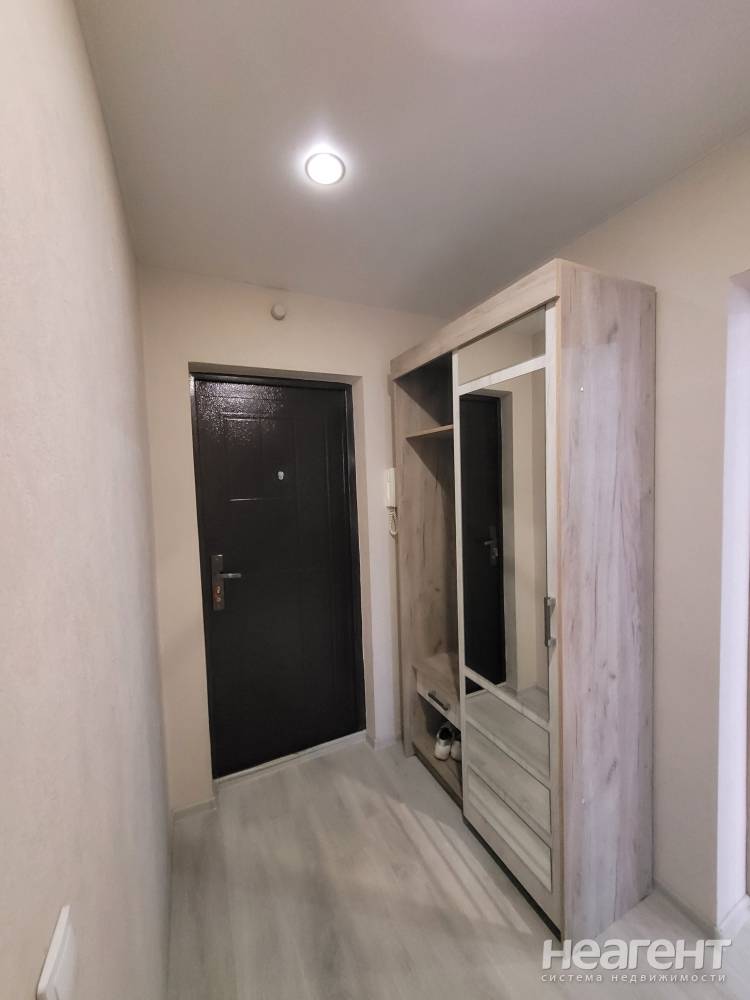 Сдается 1-комнатная квартира, 42 м²