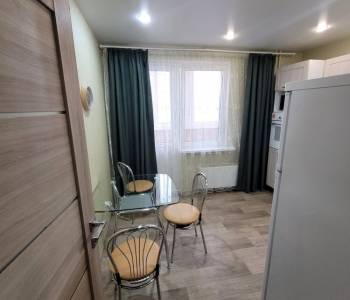 Сдается 1-комнатная квартира, 42 м²