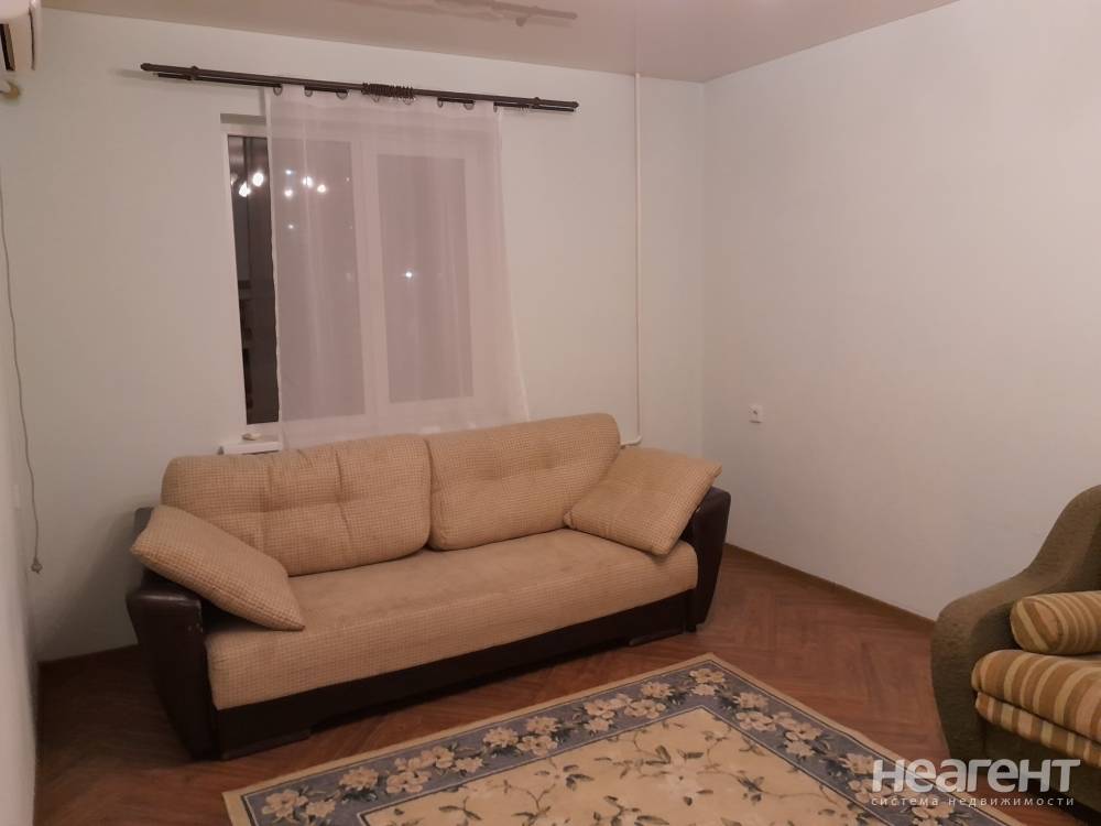 Сдается 1-комнатная квартира, 40 м²