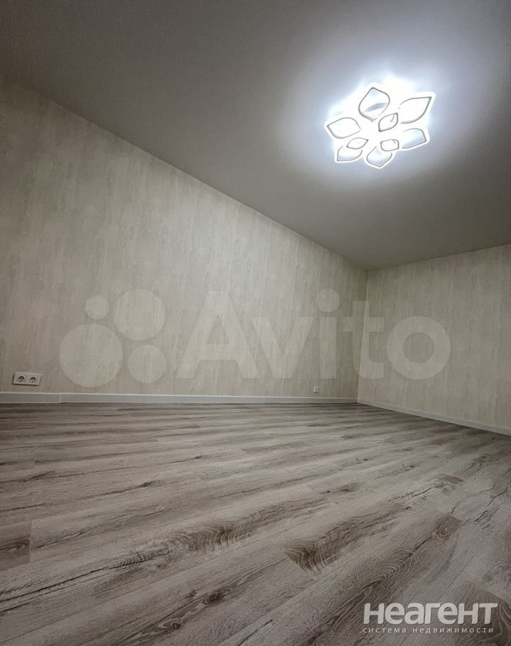 Продается 1-комнатная квартира, 38 м²