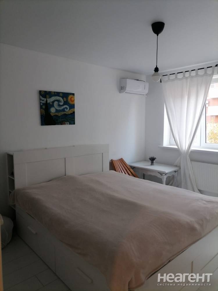 Продается 1-комнатная квартира, 37 м²