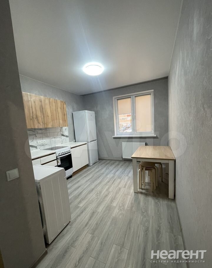 Продается 1-комнатная квартира, 32 м²