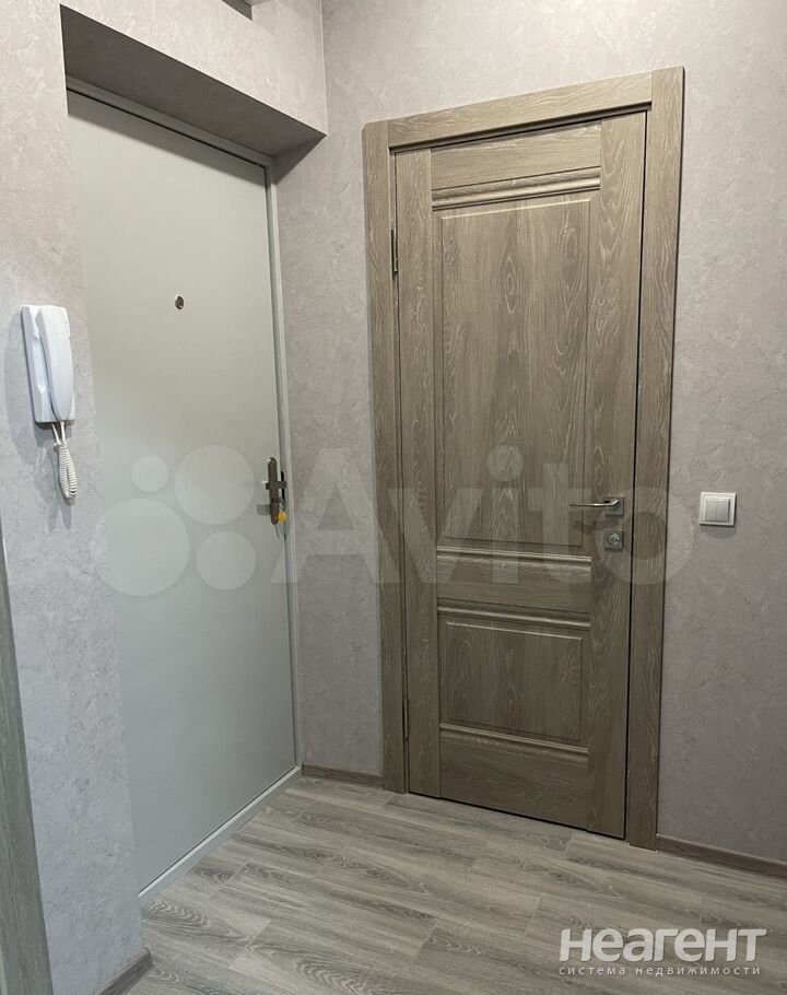 Продается 1-комнатная квартира, 32 м²