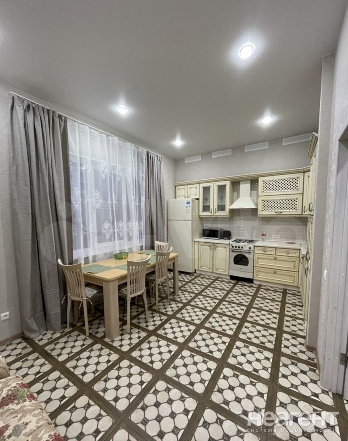 Продается 2-х комнатная квартира, 64 м²