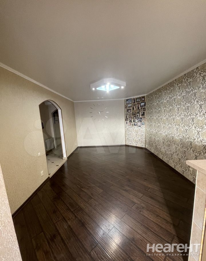 Продается 1-комнатная квартира, 62 м²