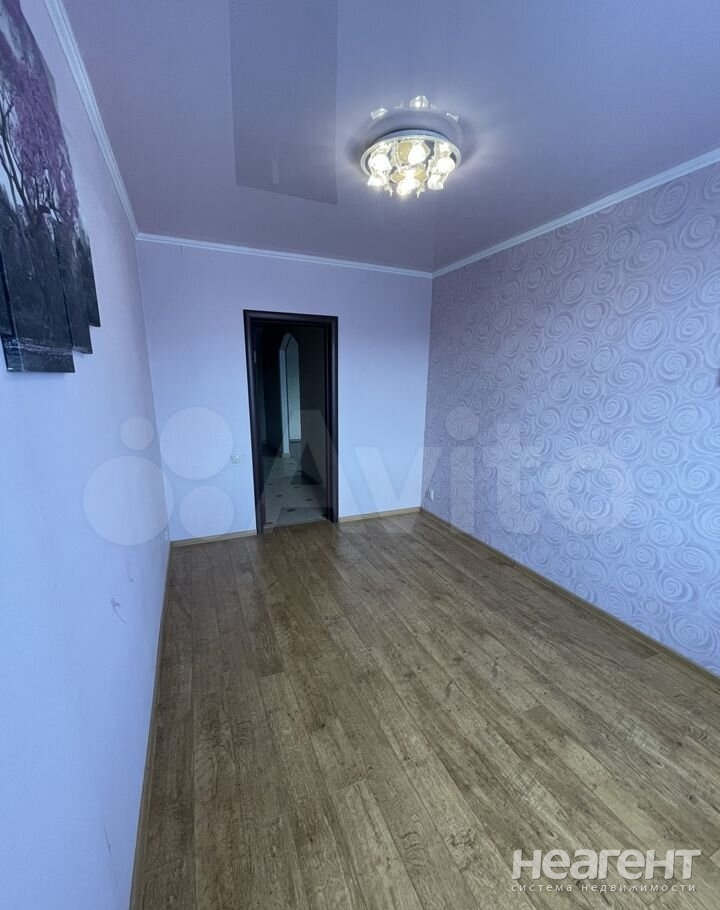 Продается 1-комнатная квартира, 62 м²