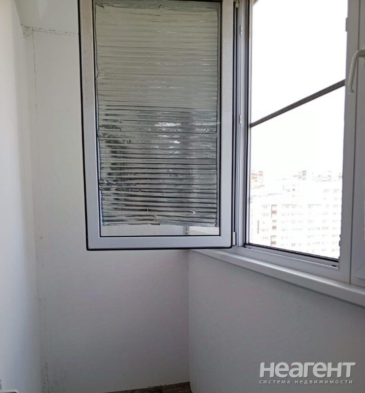 Продается 1-комнатная квартира, 37 м²