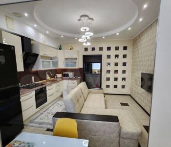 Продается 2-х комнатная квартира, 80 м²