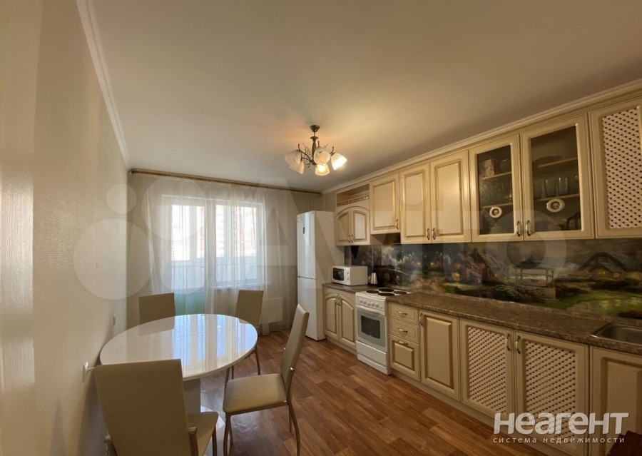 Сдается 2-х комнатная квартира, 65 м²