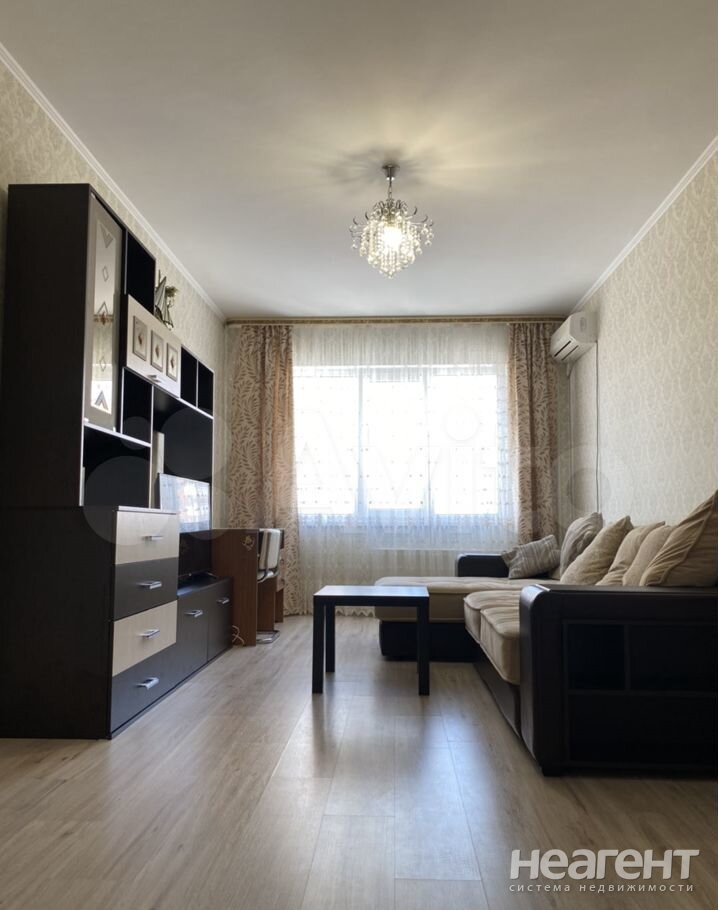 Сдается 2-х комнатная квартира, 65 м²