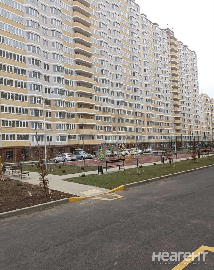 Продается 1-комнатная квартира, 32 м²