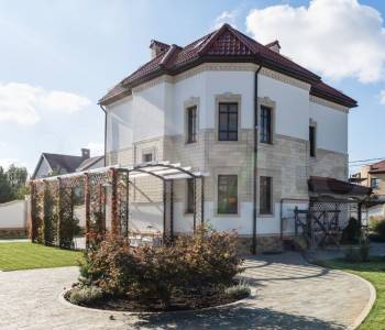 Продается Дом, 680 м²