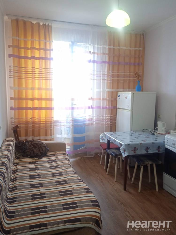 Продается 1-комнатная квартира, 42,3 м²