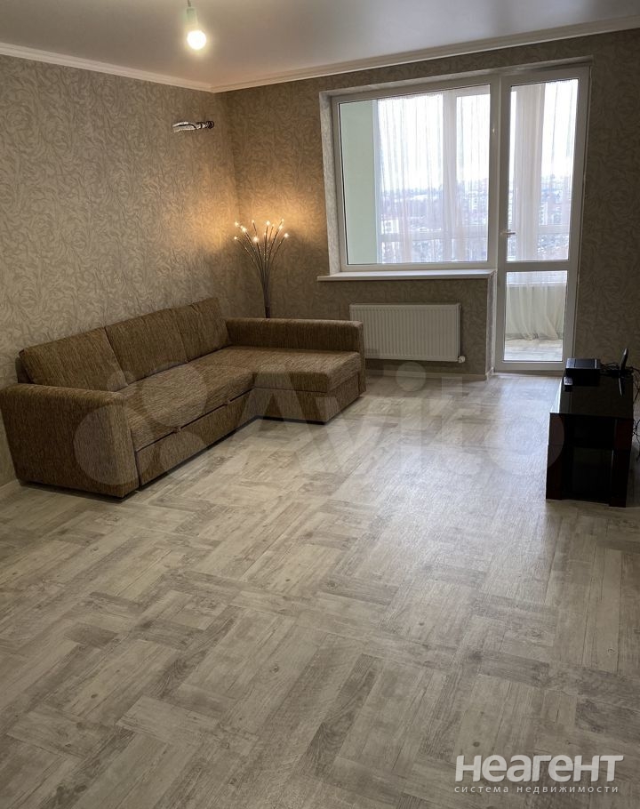 Продается 1-комнатная квартира, 60 м²