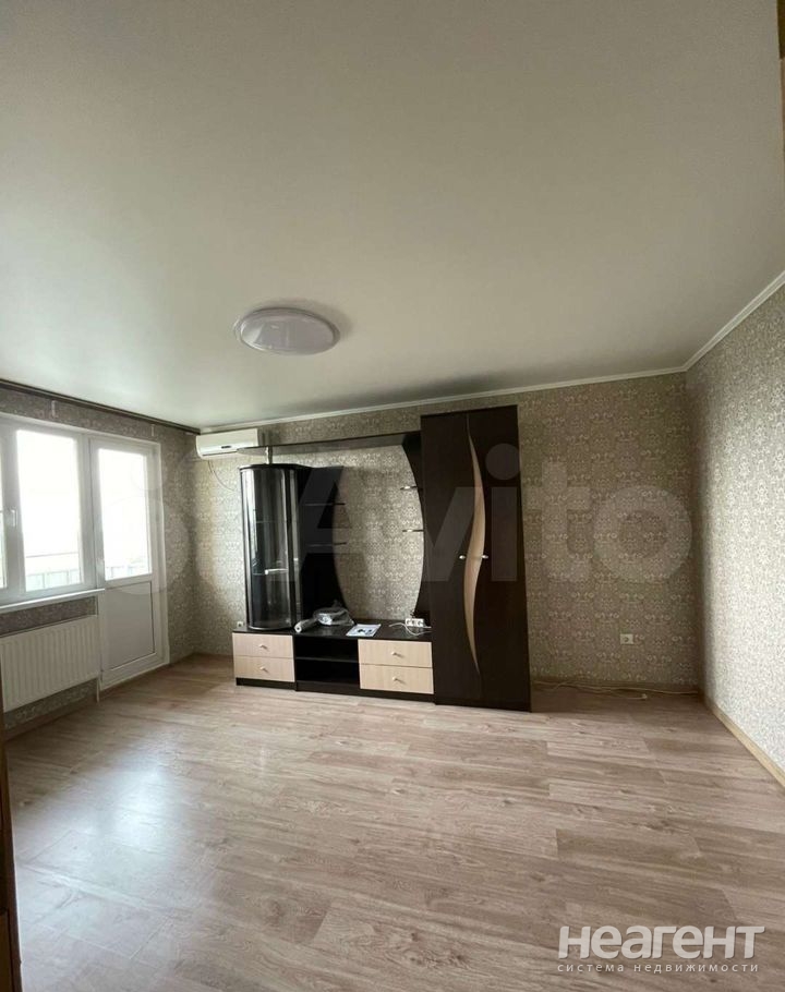 Продается 1-комнатная квартира, 38 м²