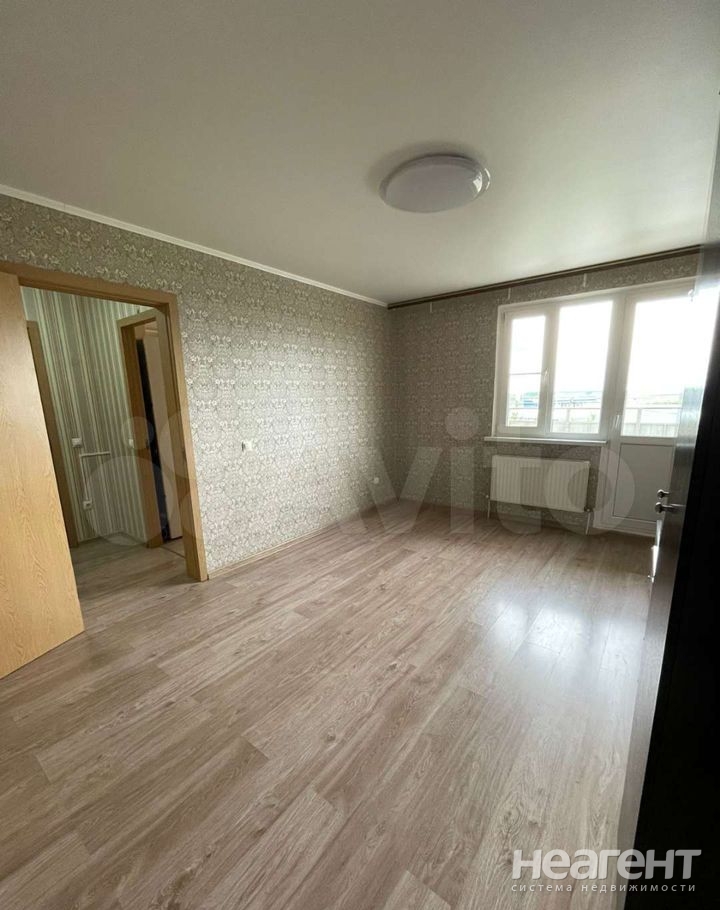 Продается 1-комнатная квартира, 38 м²