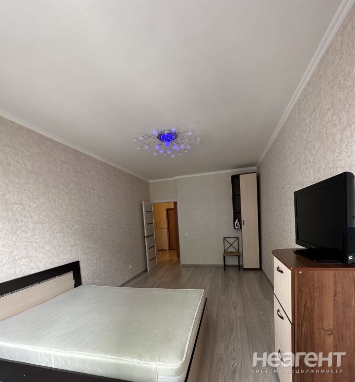 Сдается 1-комнатная квартира, 42 м²