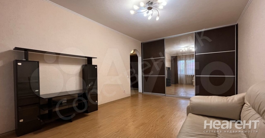 Продается 1-комнатная квартира, 32,9 м²