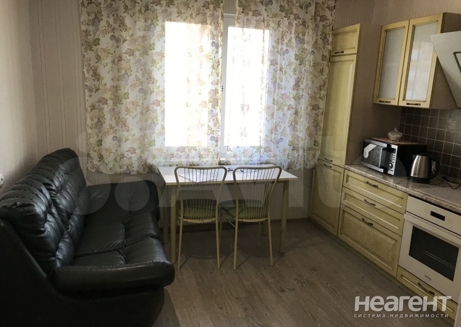 Сдается 1-комнатная квартира, 47 м²