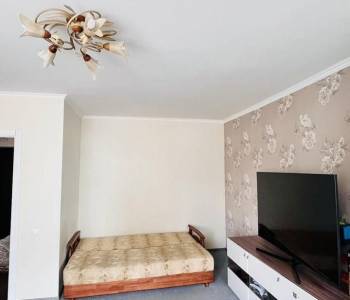 Продается 1-комнатная квартира, 40 м²