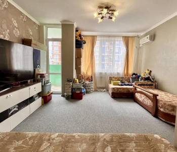 Продается 1-комнатная квартира, 40 м²