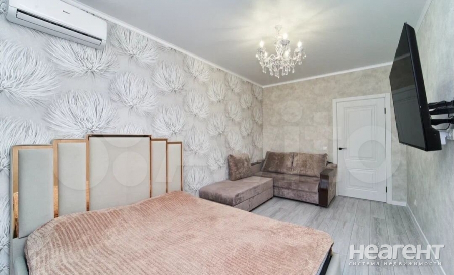 Продается 1-комнатная квартира, 40 м²