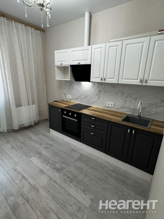 Продается 1-комнатная квартира, 38 м²