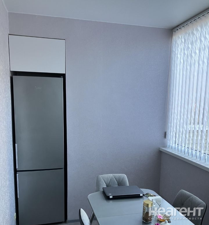 Продается 1-комнатная квартира, 54 м²