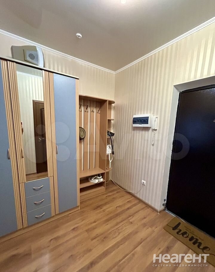 Продается 1-комнатная квартира, 40 м²