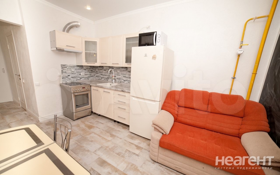 Продается 1-комнатная квартира, 40 м²