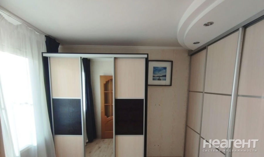 Продается Многокомнатная квартира, 77 м²