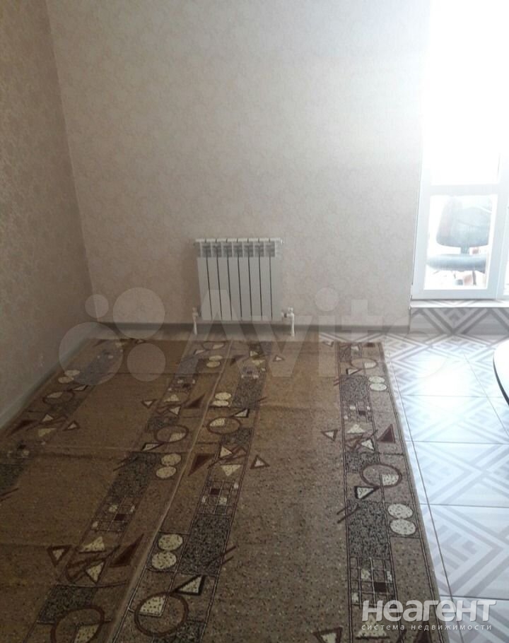 Продается 1-комнатная квартира, 37 м²