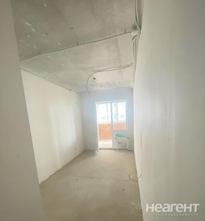 Продается 1-комнатная квартира, 52 м²